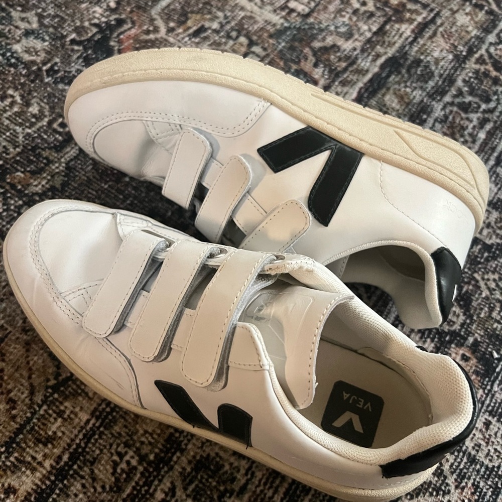 Veja V-Lock Sneakers, Extra White/Black